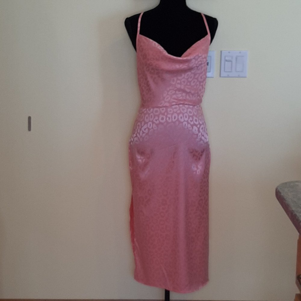 NWT!  Unique Bodycon D&M Barbie Pink Cheetah Slip Dress